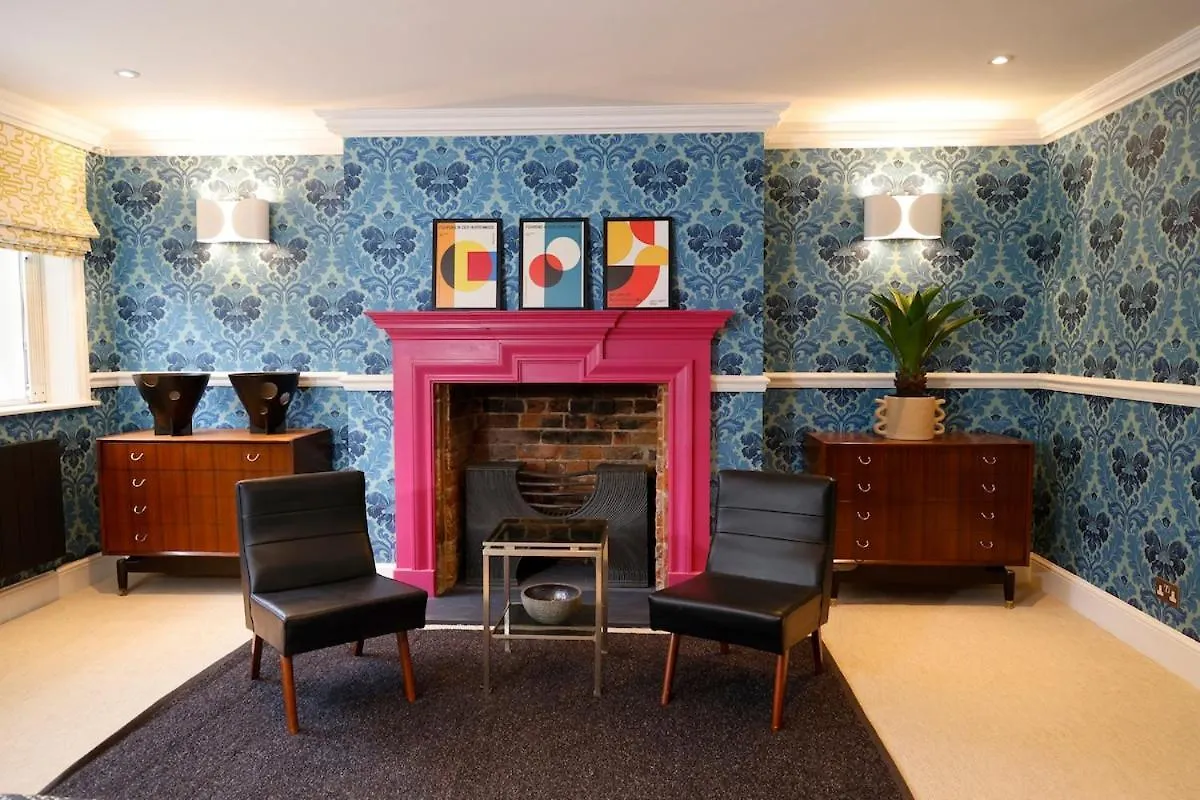 Imperial King Apt, Cheltenham Centre, Dedicated Free Parking Appartamento