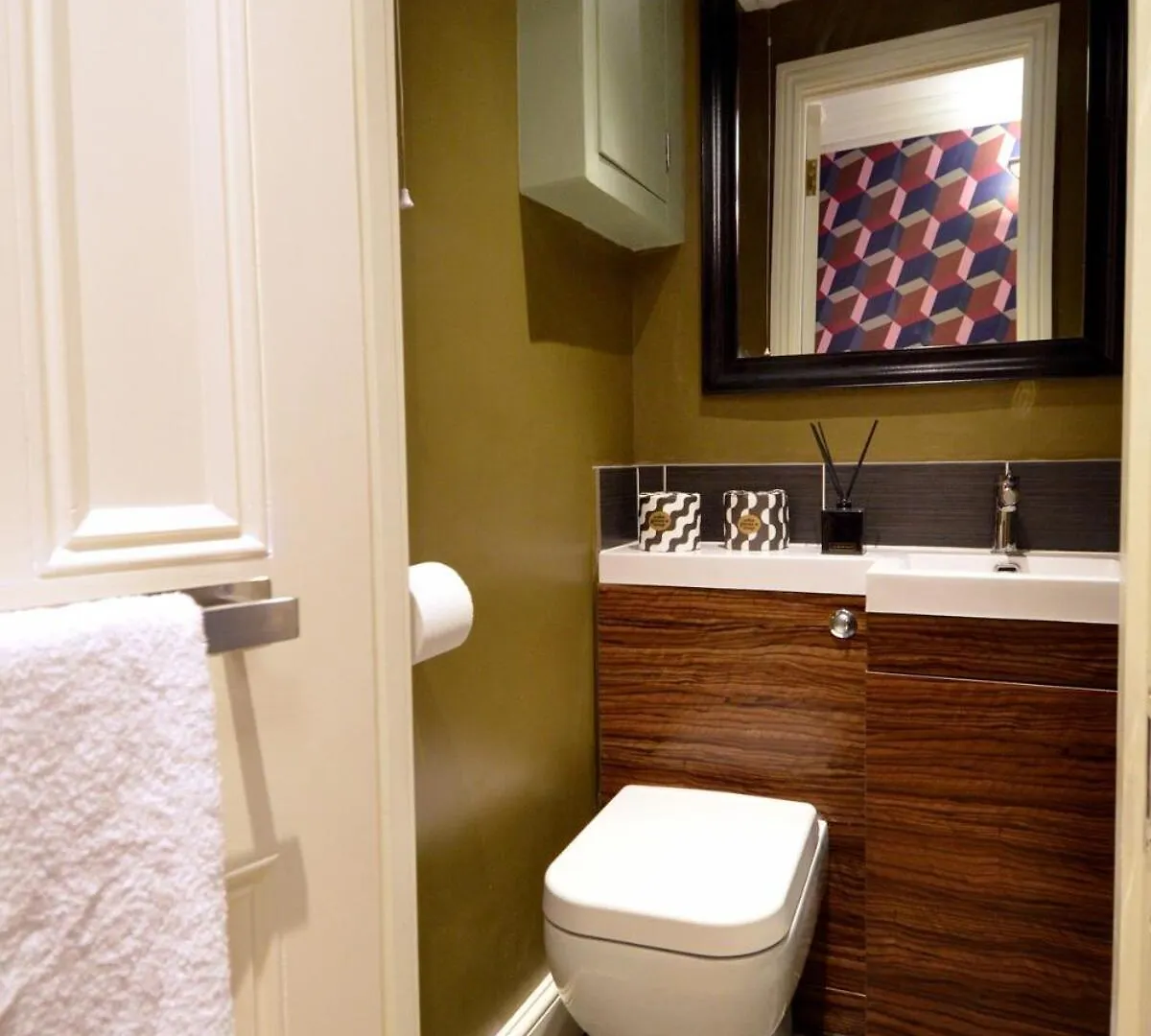 Apartment Imperial King Apt, Cheltenham Centre, Dedicated Free Parking United Kingdom